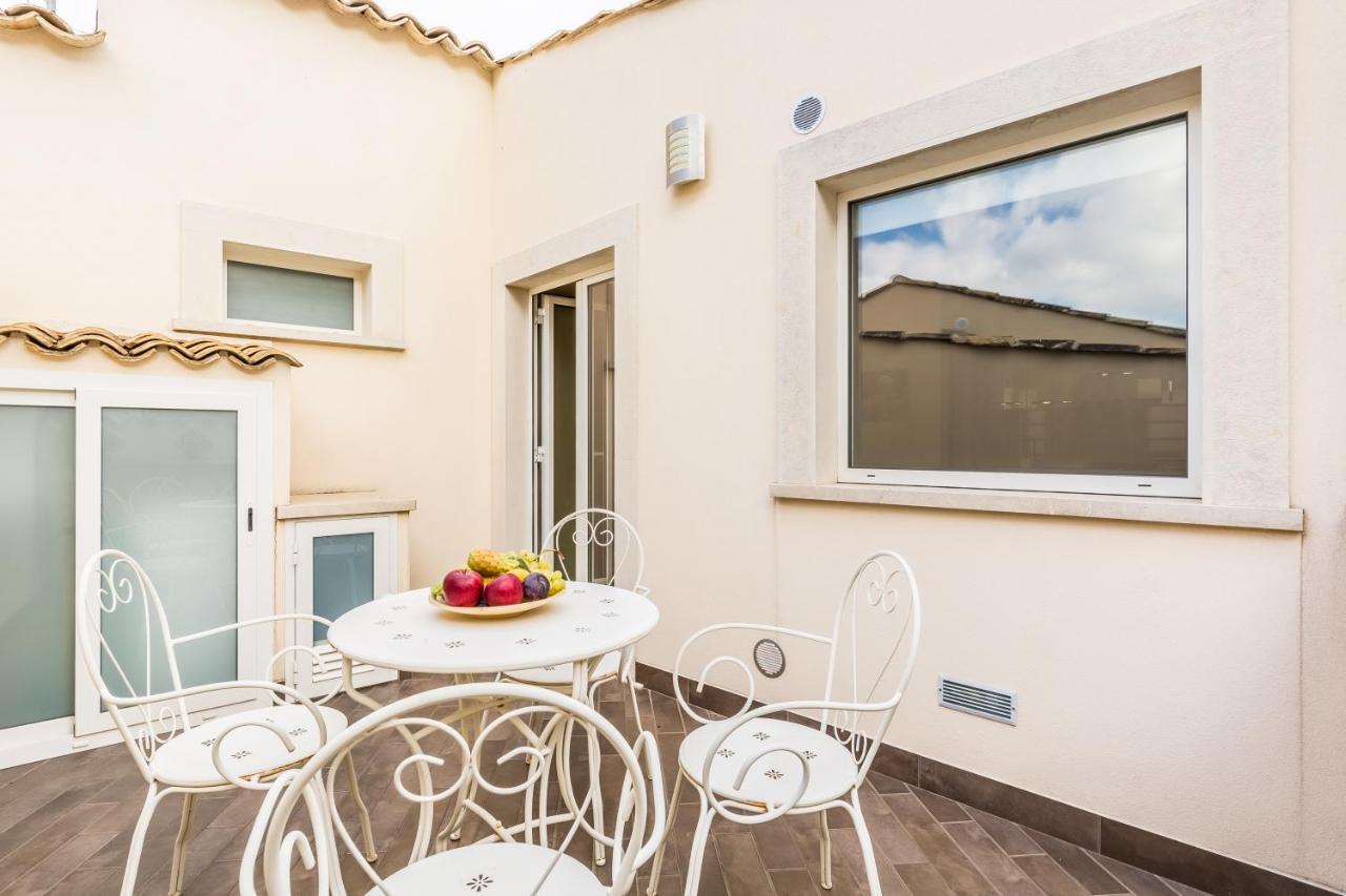 Modica For Family - Rooms And Apartments Zewnętrze zdjęcie